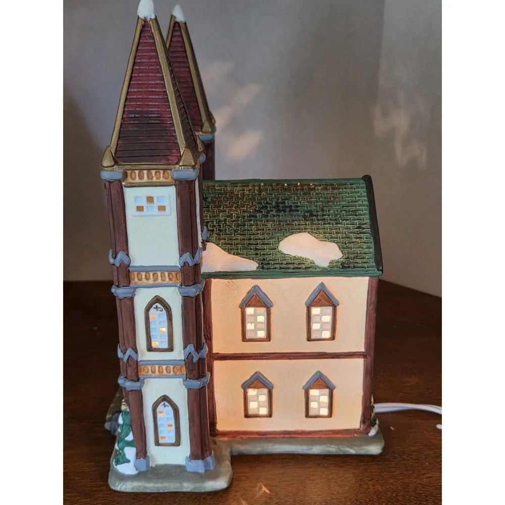 Christmas Village Lighted Church , Hand Painted Porcelain XPH-55‎ Galleria CR793